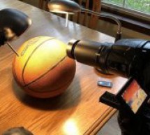 اثبات گرد بودن سیاره زمین به کمک توپ بسکتبال
